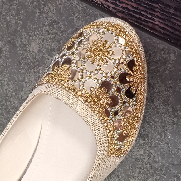 flats for women color gold - Picture 3 of 5